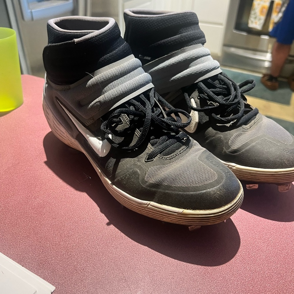Nike Black and Gray Athletic Shoes